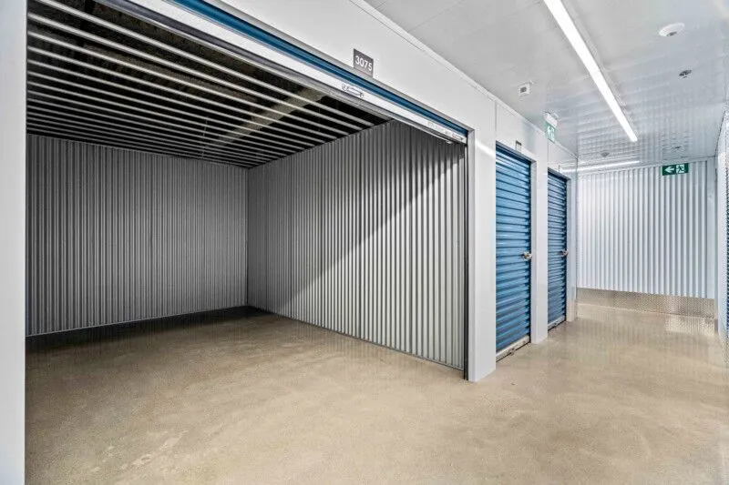 Maple Leaf Storage - Etobicoke 55 Kelfield St, Etobicoke, Ontario M9W 5A3 Canada